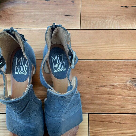 Miz Mooz Cora,Sassy Summer Heeled Sandel In A Beautiful Blue Size 39 EU Size - Picture 9 of 11